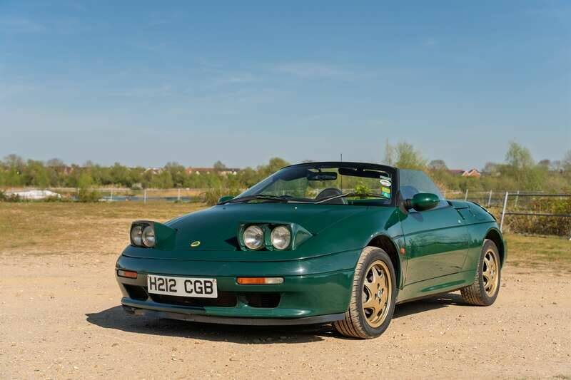 Image 41/50 of Lotus Elan (1991)