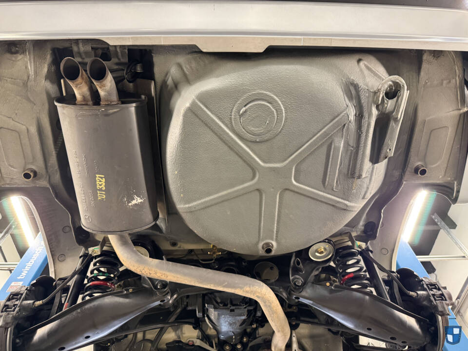 Immagine 55/100 di Mercedes-Benz 190 E 2.3 (1992)
