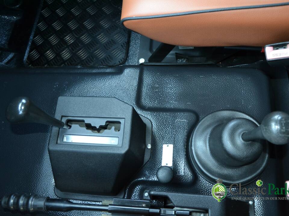 Immagine 29/49 di Mercedes-Benz 230 GE (lang) (1991)