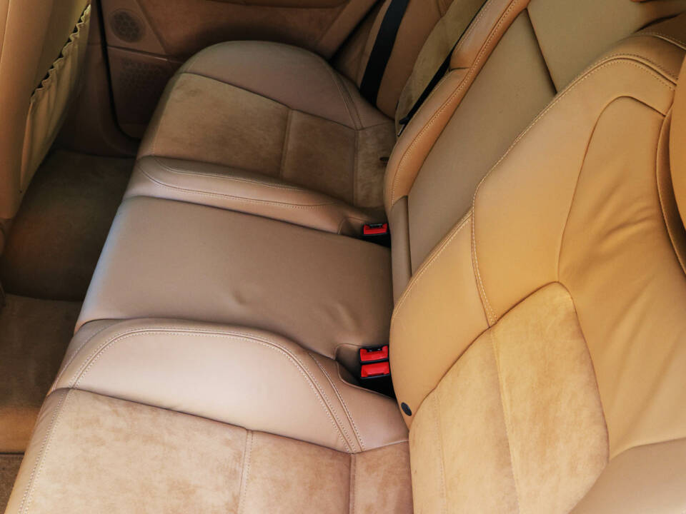 Bild 43/49 von Porsche Cayenne GTS (2009)