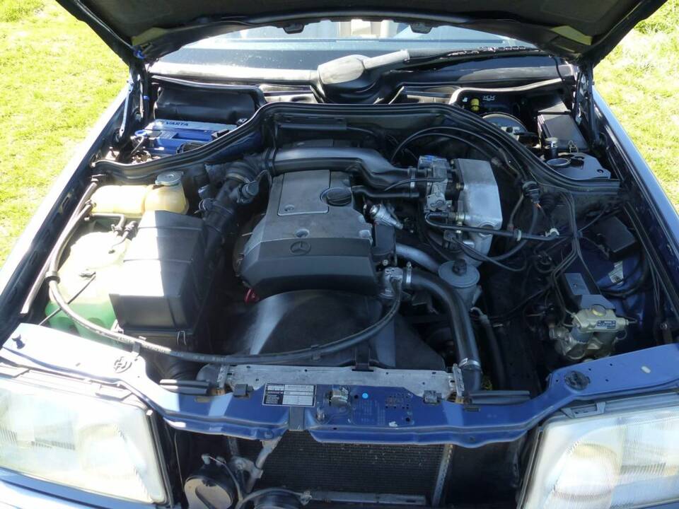 Mercedes-Benz E 220 Cabriolet (C 124) nachtblau 1994