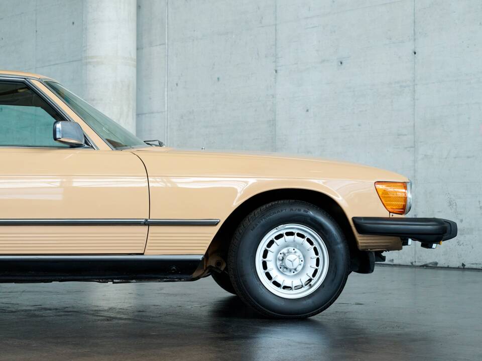 Bild 23/50 von Mercedes-Benz 450 SLC (1977)