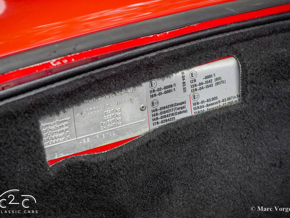Image 24/63 of Porsche 911 Carrera 3.2 (1986)
