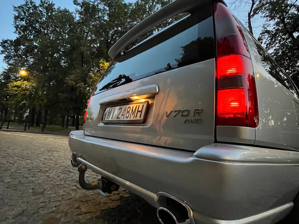 Bild 30/34 von Volvo V70 R AWD (1998)