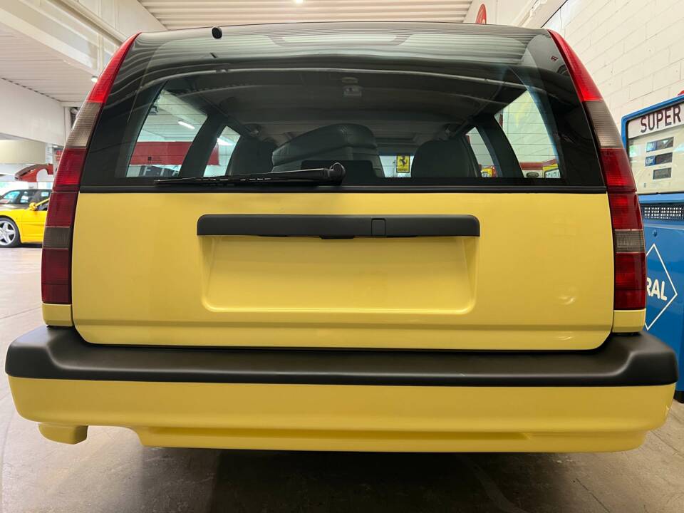 Image 17/20 of Volvo 850 T-5R (1995)