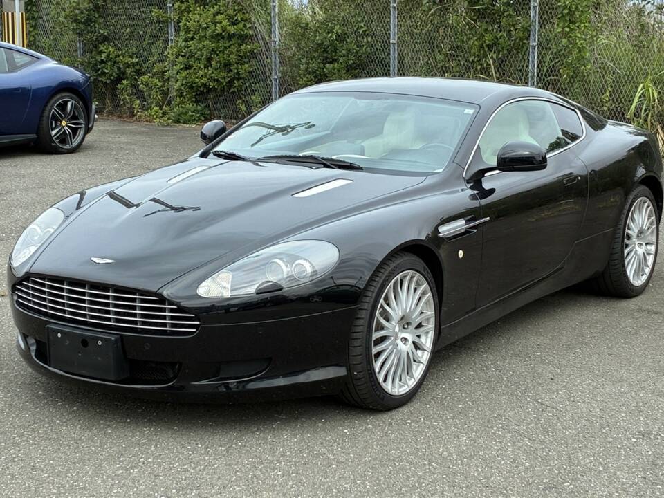 Imagen 1/60 de Aston Martin DB 9 (2011)