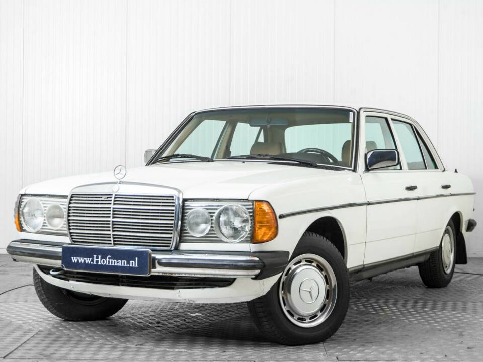 Image 3/50 of Mercedes-Benz 300 D (1980)