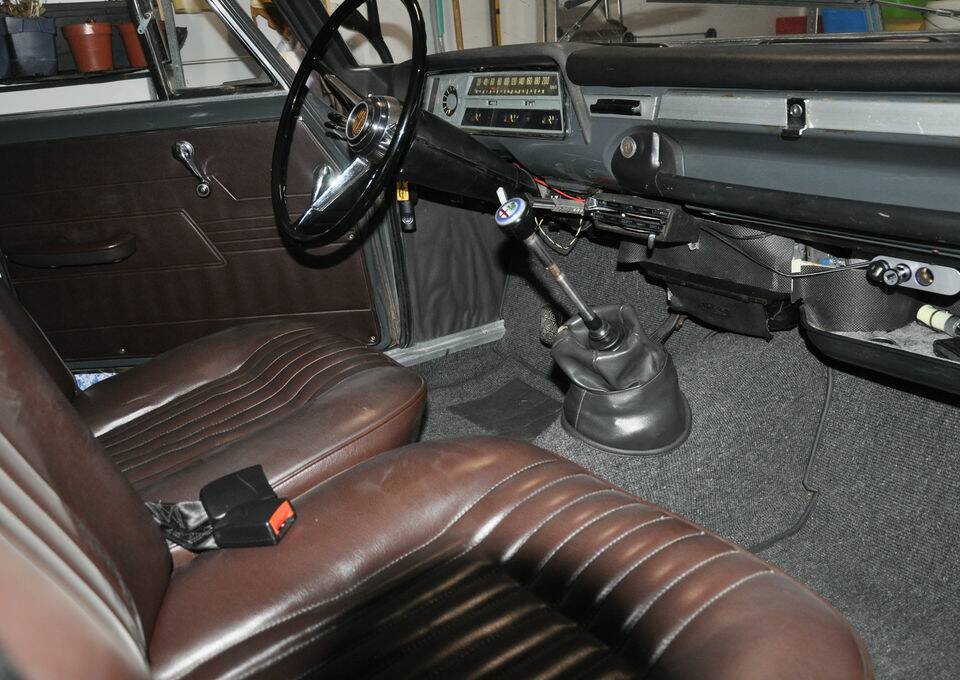 Immagine 2/8 di Alfa Romeo Giulia 1300 TI (1966)