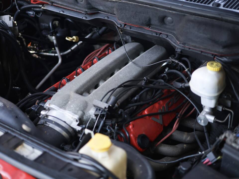 Image 73/82 of Dodge Ram SRT 10 (2005)