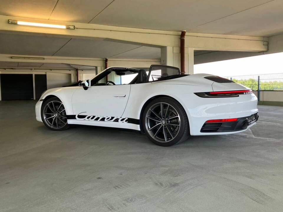 Image 6/22 de Porsche 911 Carrera (2023)
