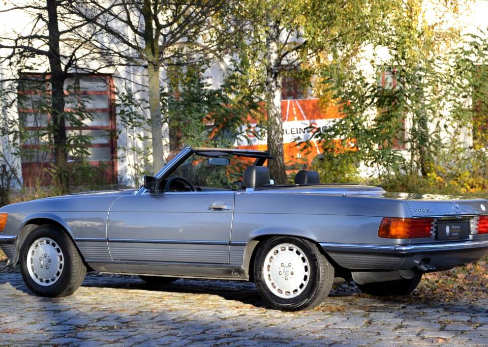 Image 5/36 of Mercedes-Benz 300 SL (1987)