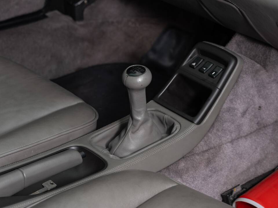 Image 29/33 de Porsche 911 Turbo 3.3 (1991)
