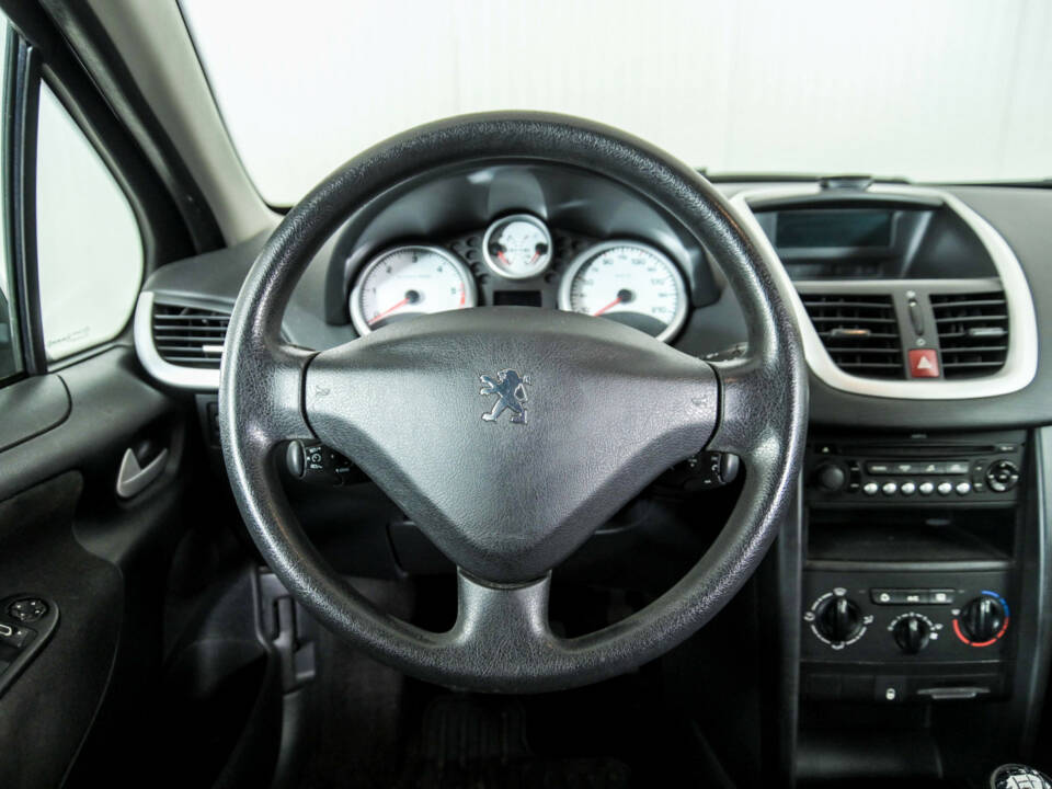 Imagen 8/49 de Peugeot 207 CC 1.6 VTi (2008)