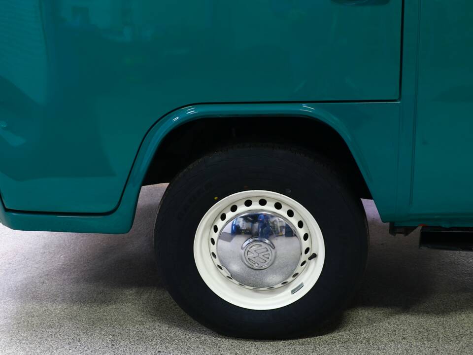 Bild 30/38 von Volkswagen T2b Camper (1974)