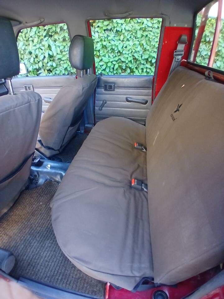 Bild 29/34 von Toyota Hilux (1988)