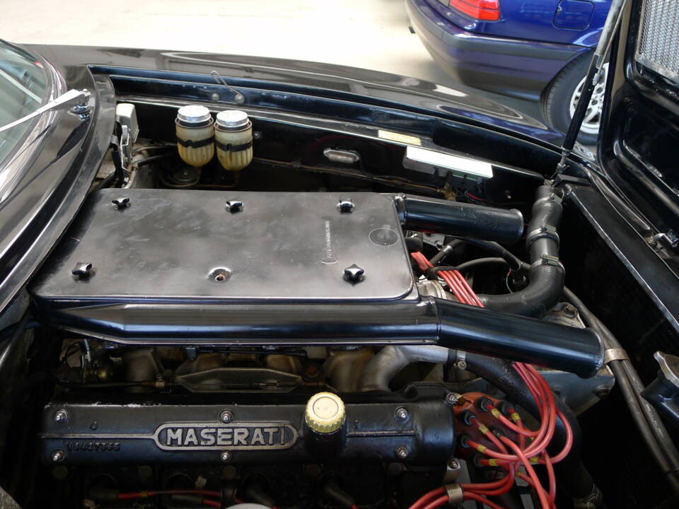Image 13/38 of Maserati Indy 4700 (1970)