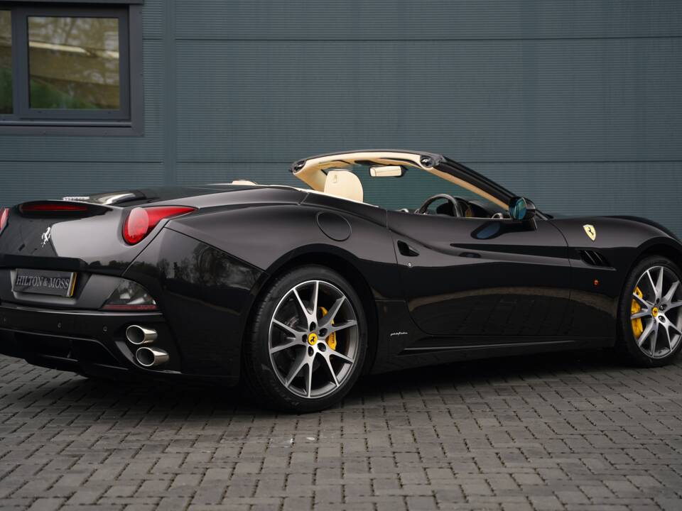 Imagen 5/50 de Ferrari California (2011)