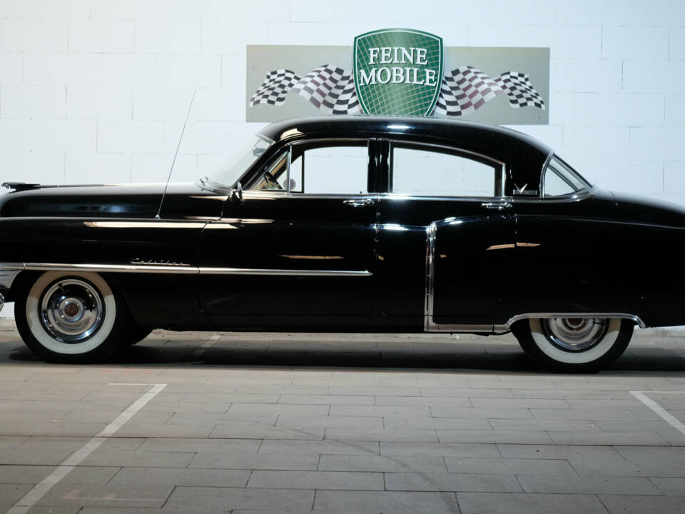 Image 2/19 of Cadillac 61 Sedan (1951)