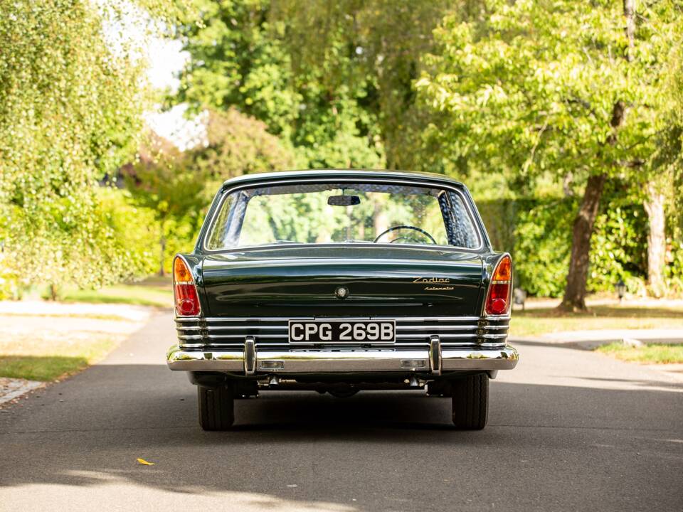 Image 25/44 of Ford Zodiac MkIII (1964)