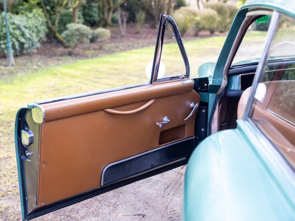 Image 26/50 of Aston Martin DB 2&#x2F;4 Mk III (1958)