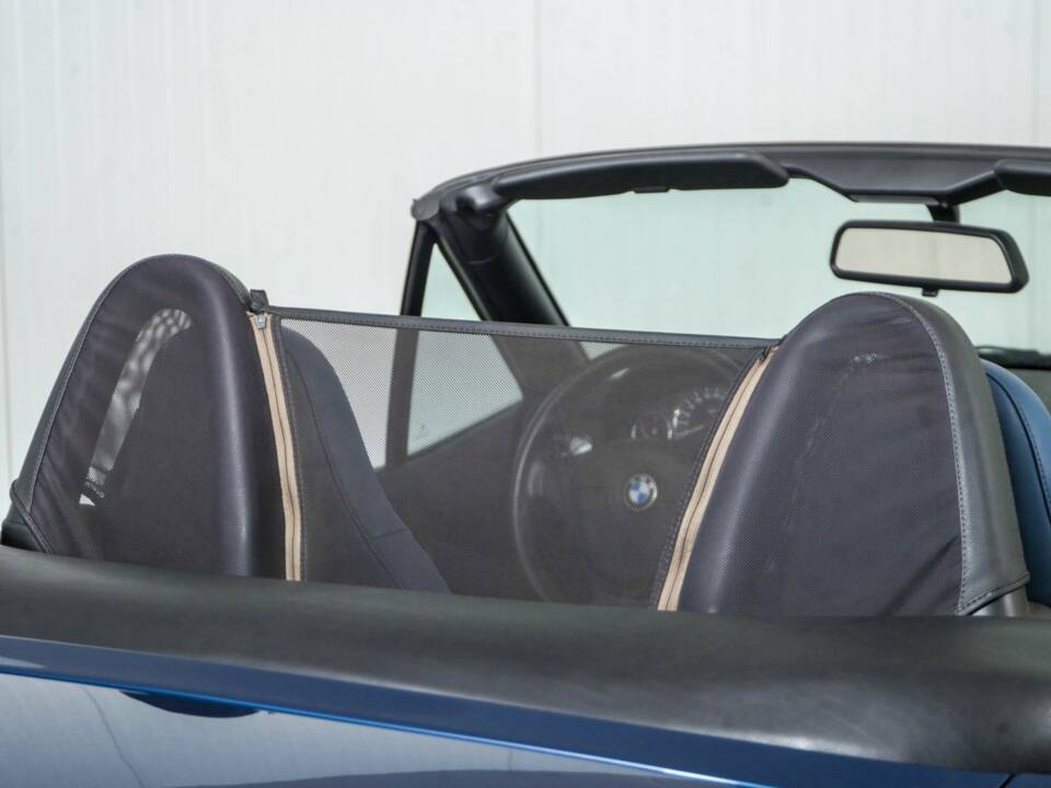 Bild 32/50 von BMW Z3 1.9i (2000)