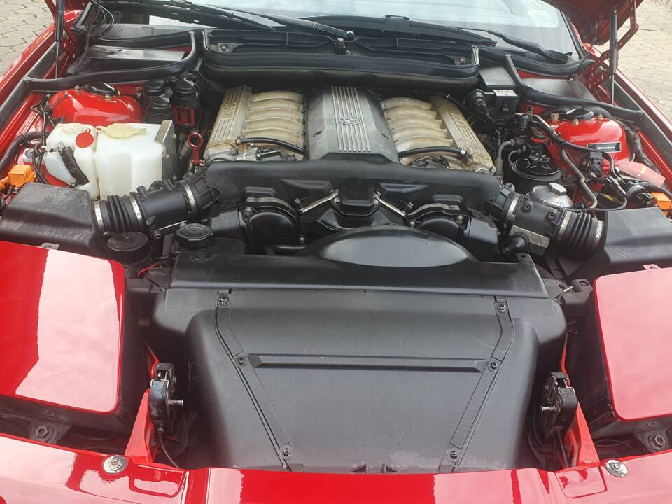 Image 4/10 of BMW 850i (1992)