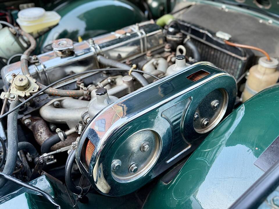 Image 22/24 de Triumph TR 6 (1973)