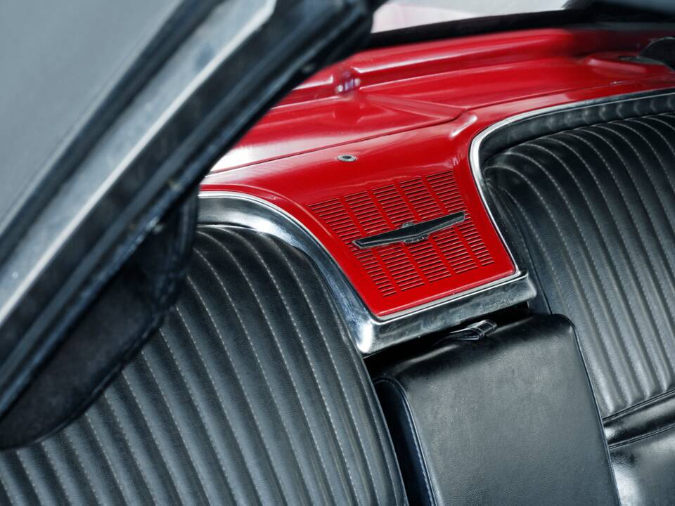 Bild 45/50 von Ford Thunderbird (1966)