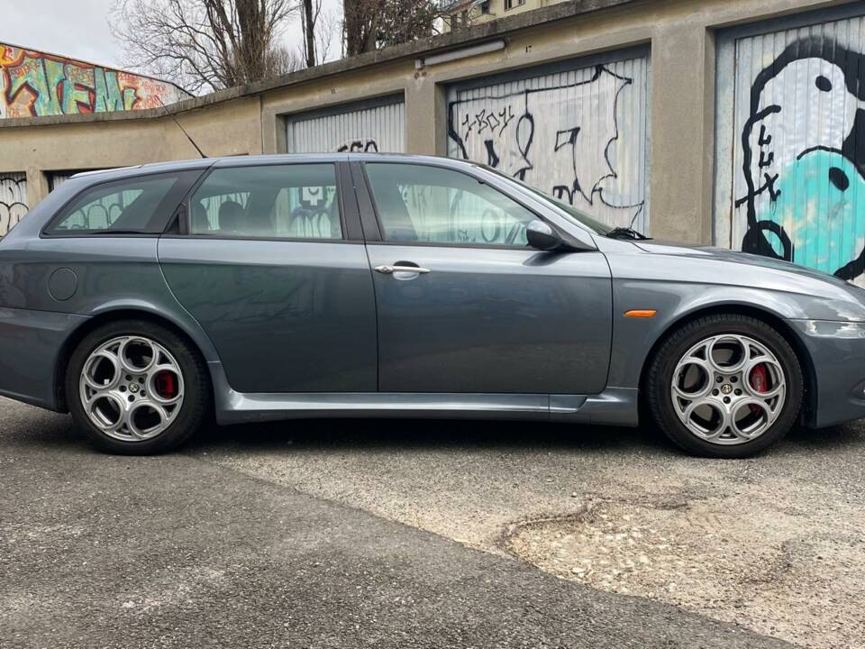 Immagine 3/13 di Alfa Romeo 156 3.2 V6 GTA Sportwagon (2004)