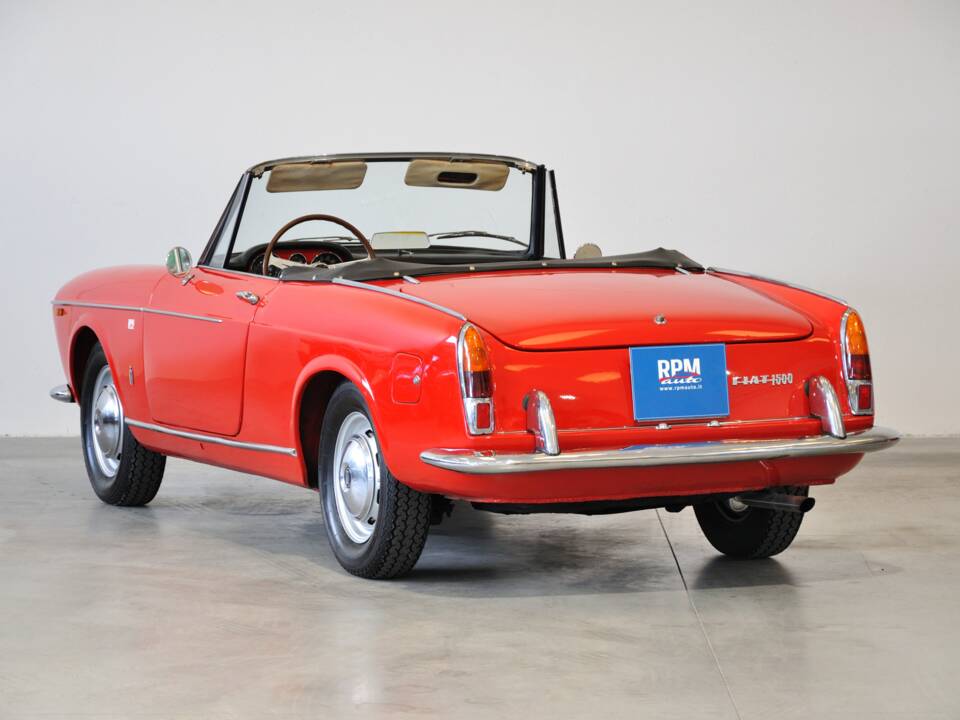 Image 19/29 of FIAT 1500 (1964)