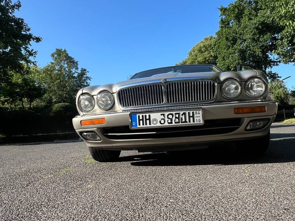 Image 25/31 of Jaguar XJ6 3.2 (1995)