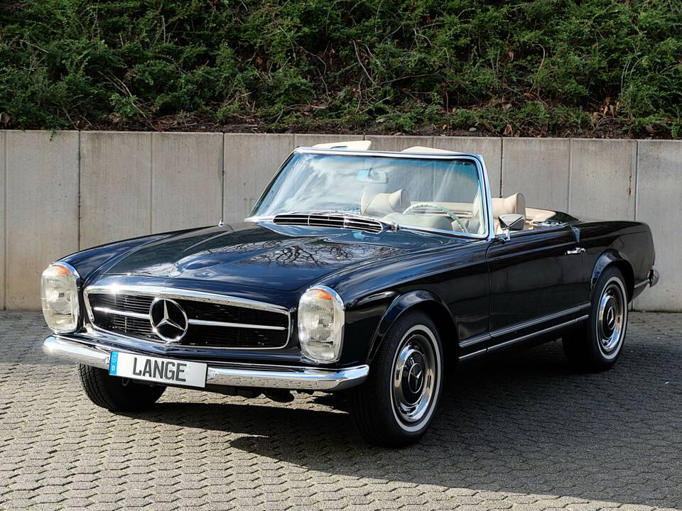 Immagine 4/66 di Mercedes-Benz 280 SL (1969)