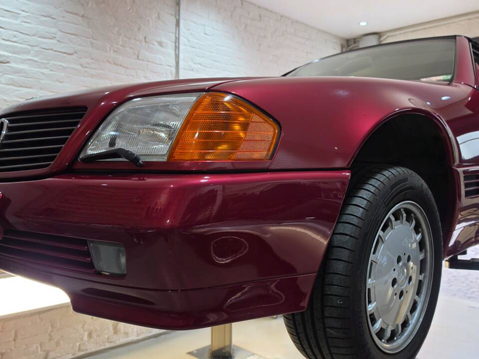 Image 44/100 of Mercedes-Benz 300 SL-24 (1991)