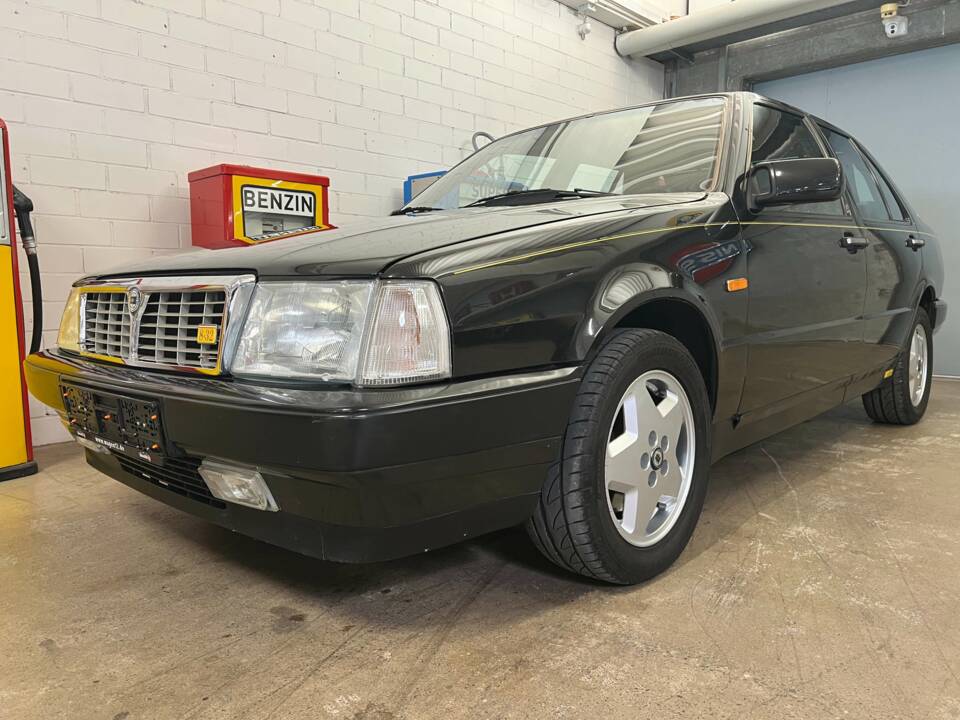 Bild 2/18 von Lancia Thema 8.32 (1988)
