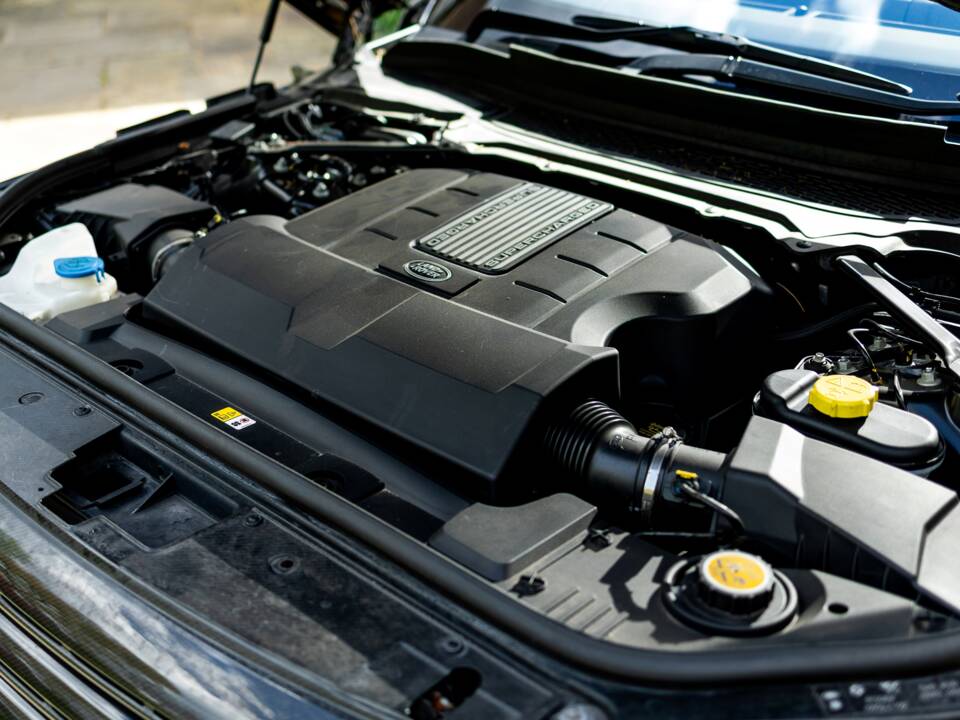 Bild 3/50 von Land Rover Range Rover V8 SV Autobiography (2015)