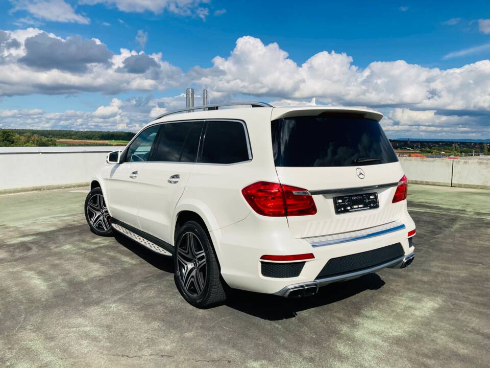 Image 7/14 of Mercedes-Benz GL 63 AMG (2015)