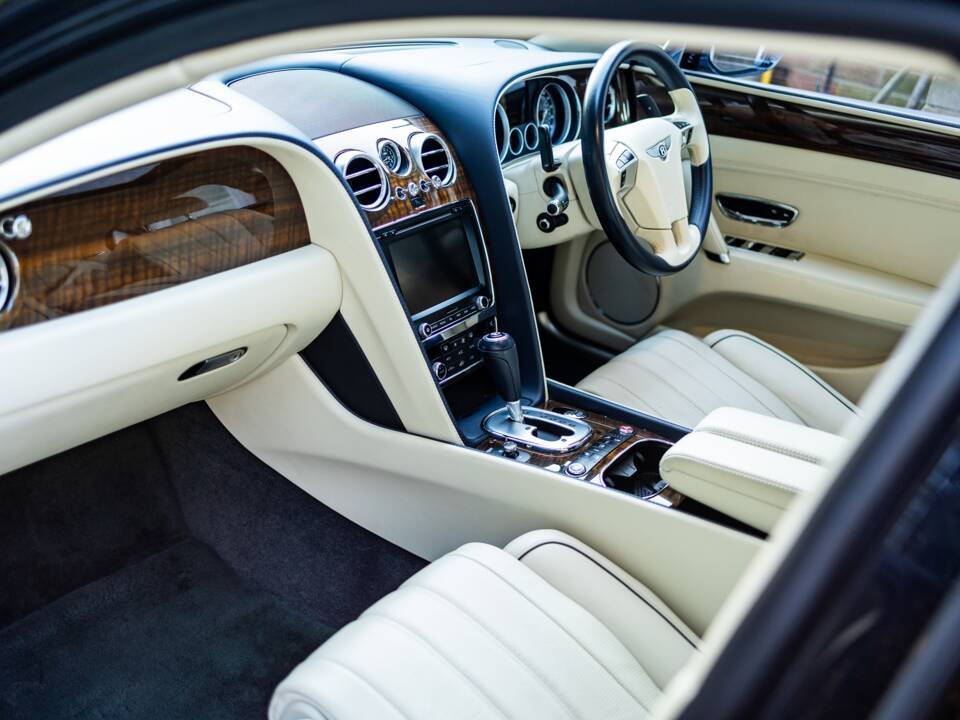 Immagine 18/31 di Bentley Continental Flying Spur (2013)