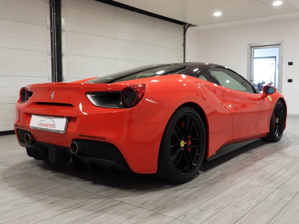 Afbeelding 3/15 van Ferrari 488 GTB (2016)