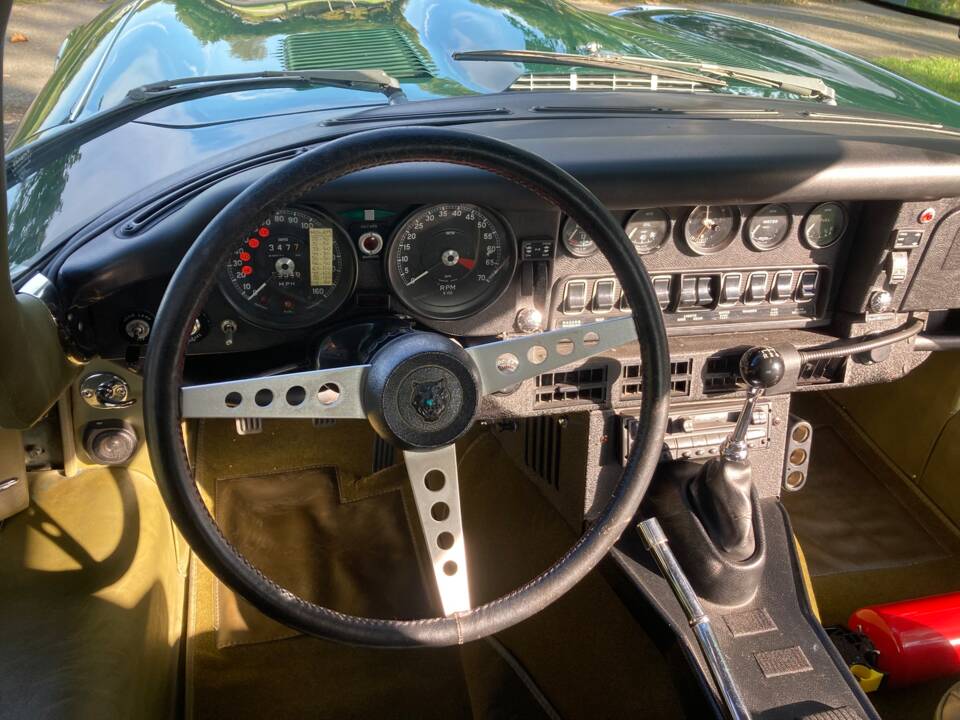Afbeelding 29/47 van Jaguar E-Type V12 (2+2) (1973)