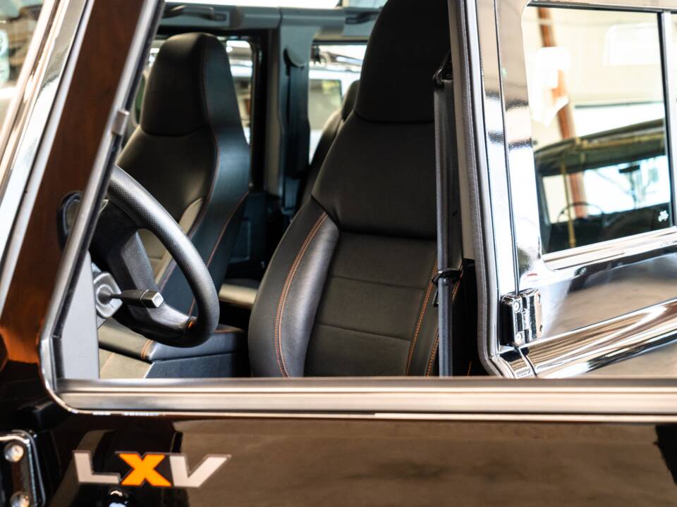 Bild 13/30 von Land Rover Defender 110 (2013)