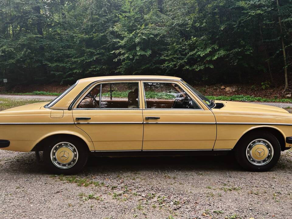 Image 3/12 of Mercedes-Benz 300 D (1980)