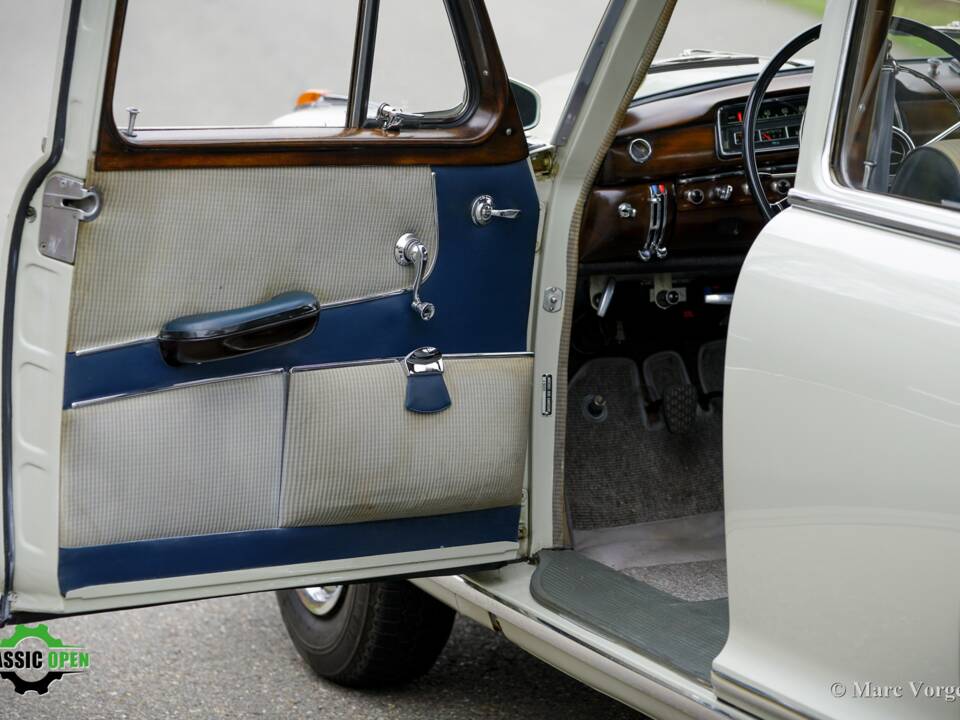 Bild 4/44 von Mercedes-Benz 220 S (1958)