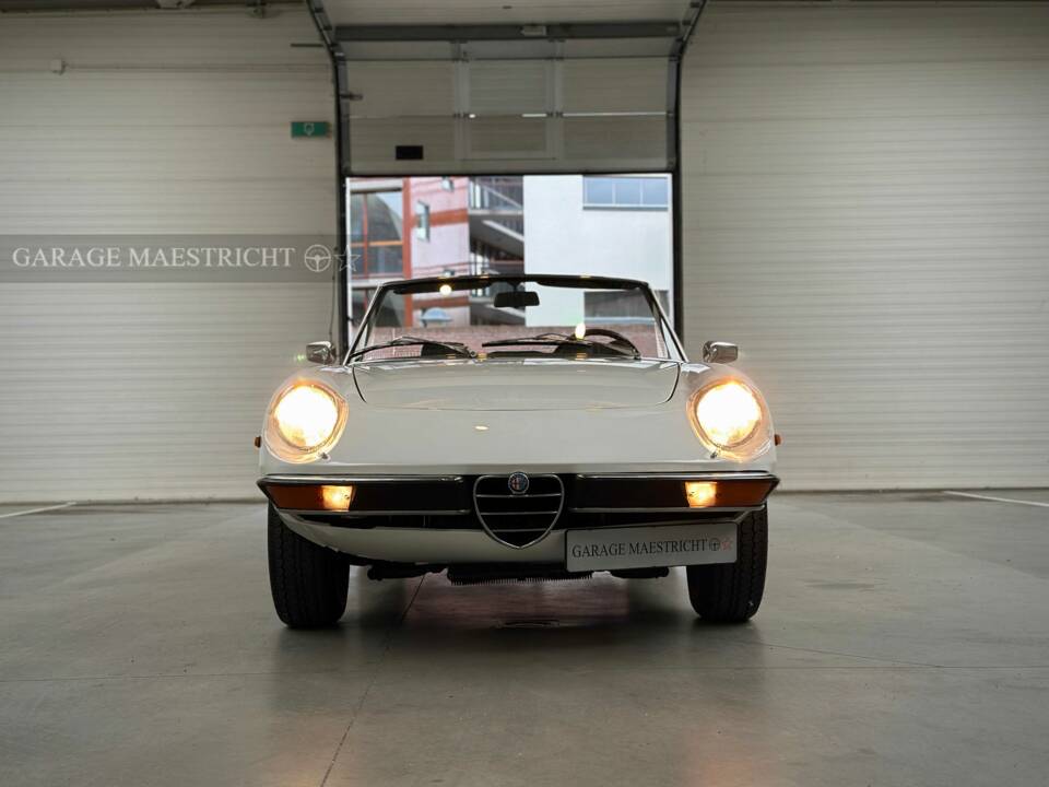 Image 69/95 of Alfa Romeo 2000 Spider Veloce (1980)