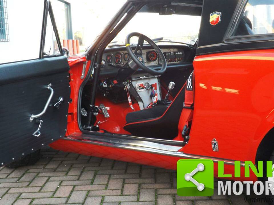Image 8/10 de FIAT 124 Sport Spider (1967)