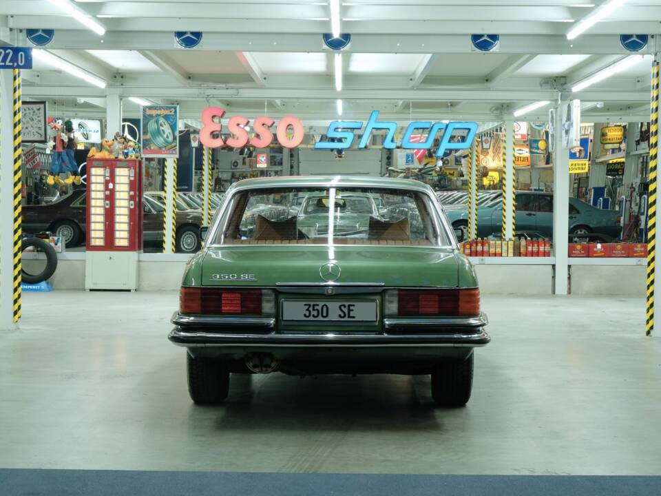 Image 9/50 de Mercedes-Benz 350 SE (1975)