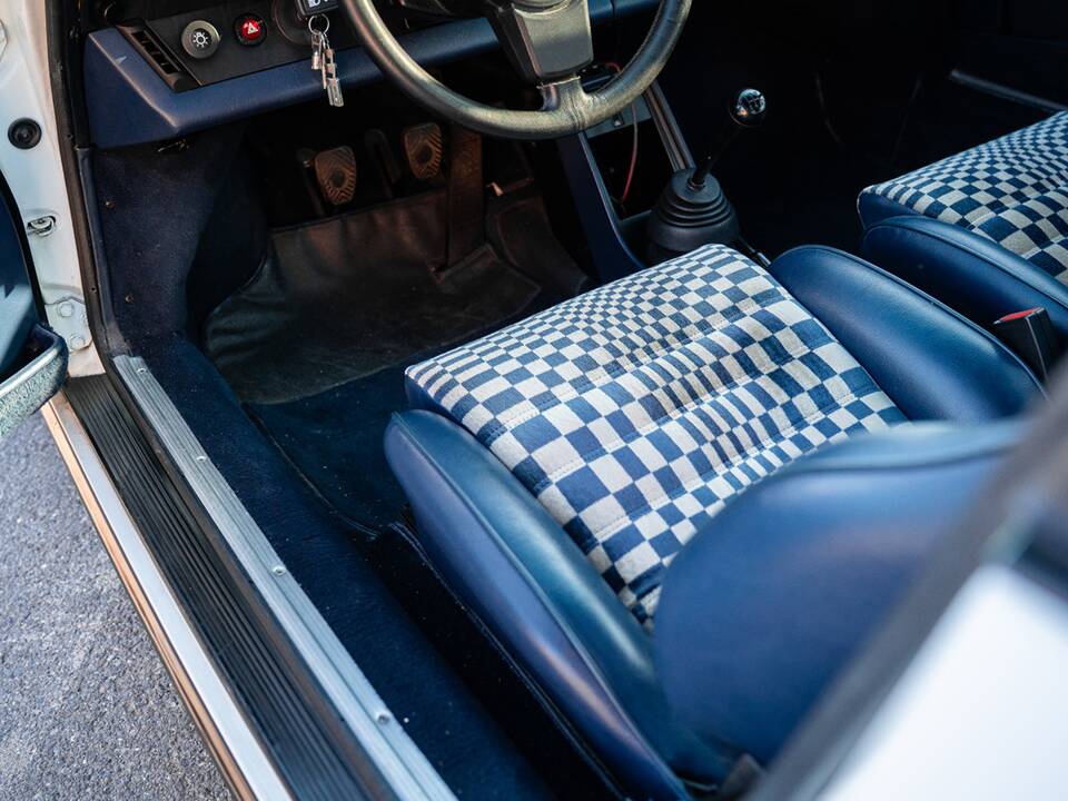 Image 20/36 of Porsche 911 Carrera 3.2 (1984)