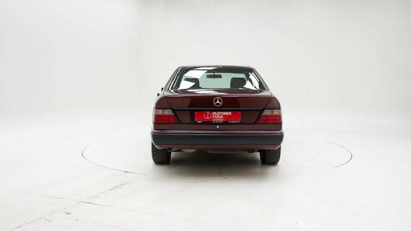 Bild 7/15 von Mercedes-Benz 230 CE (1991)