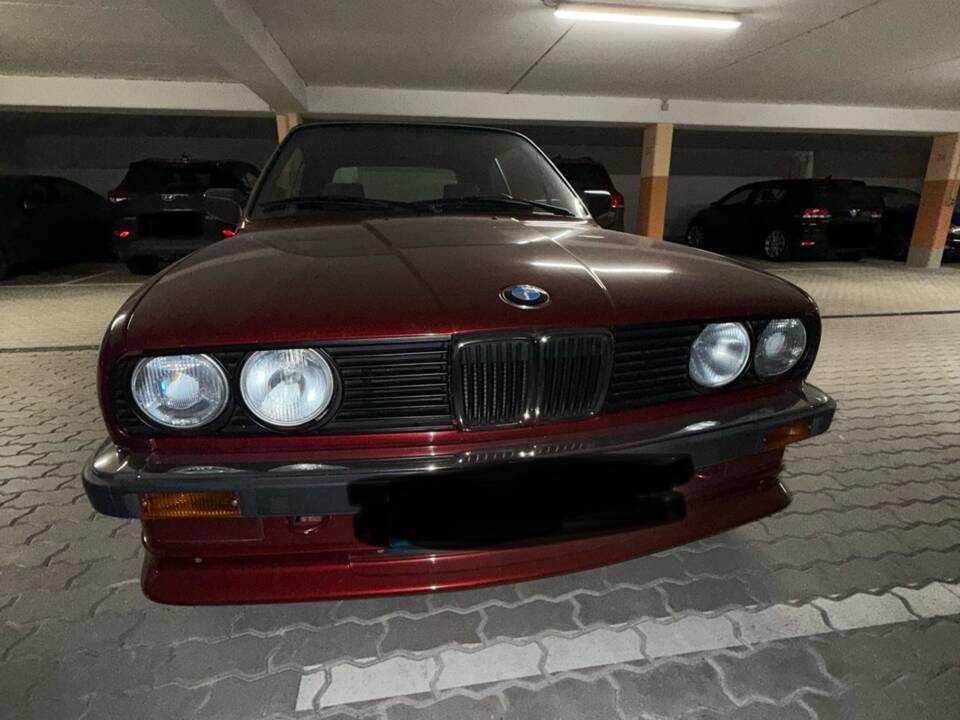 Bild 1/8 von BMW 320i (1990)