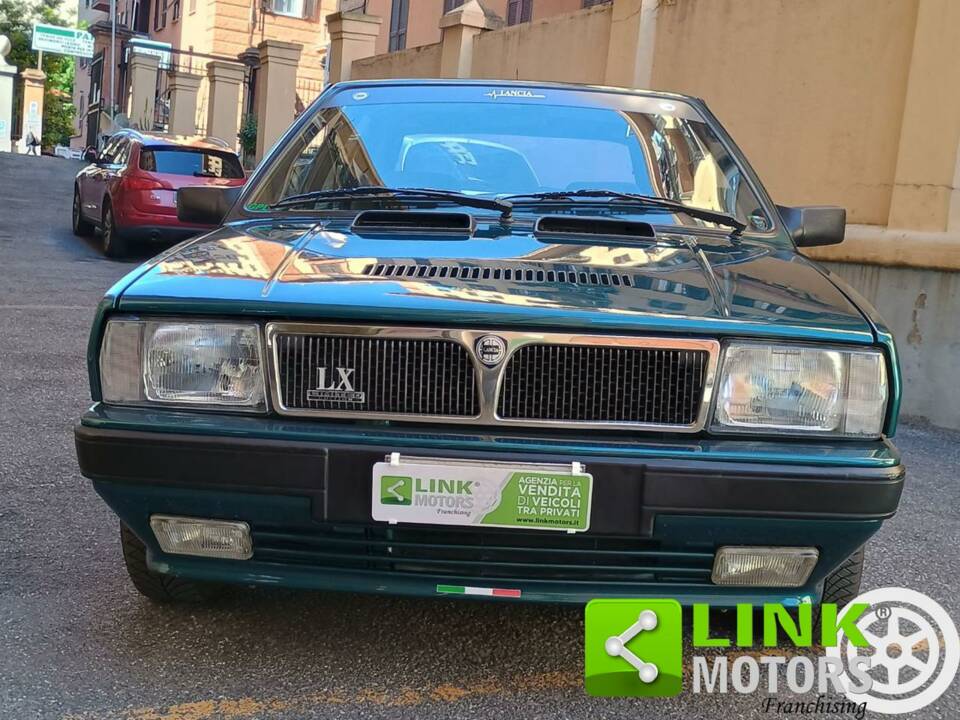 Image 6/10 of Lancia Delta (1988)