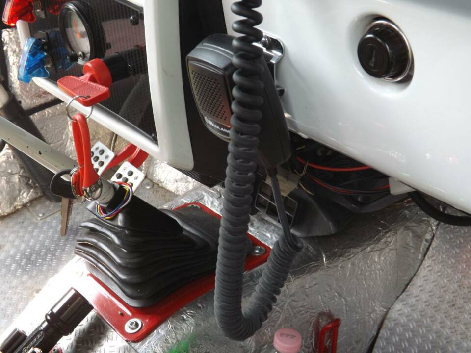 Immagine 38/50 di Suzuki SJ Samurai (1989)